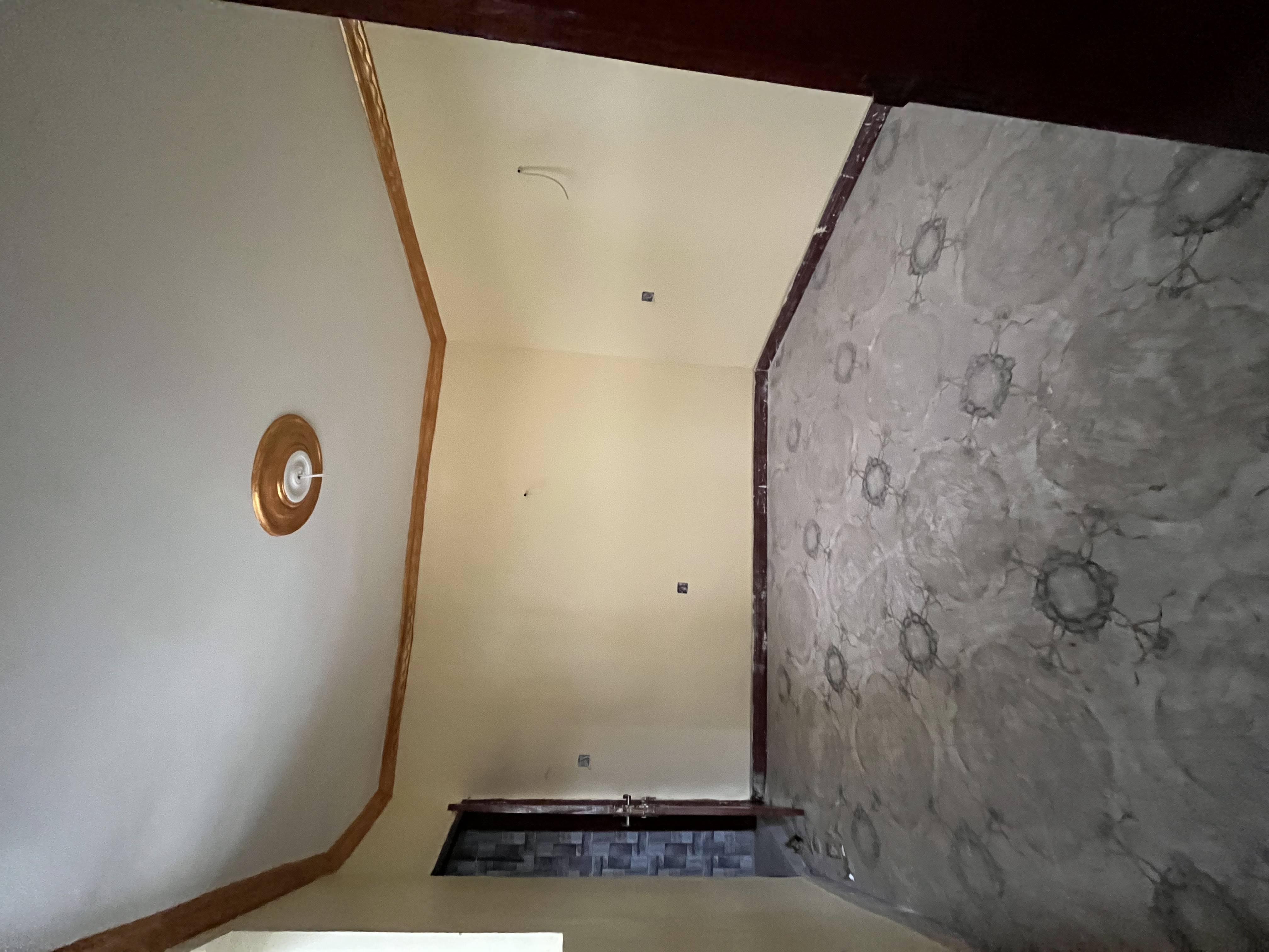 À LOUER : MAISON MODERNE À POLICE DE FRONTIÈRE.