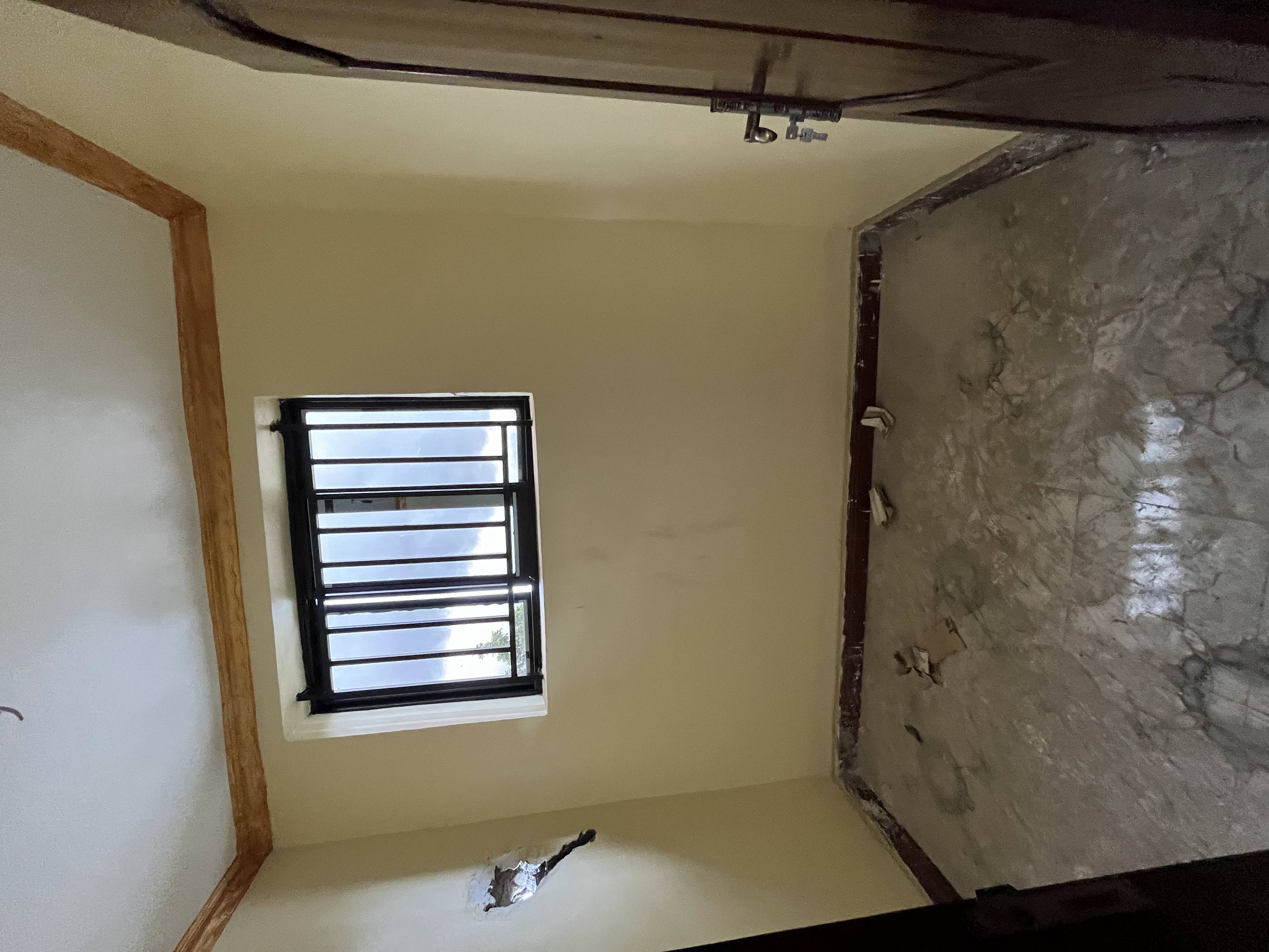 À LOUER : MAISON MODERNE À POLICE DE FRONTIÈRE.