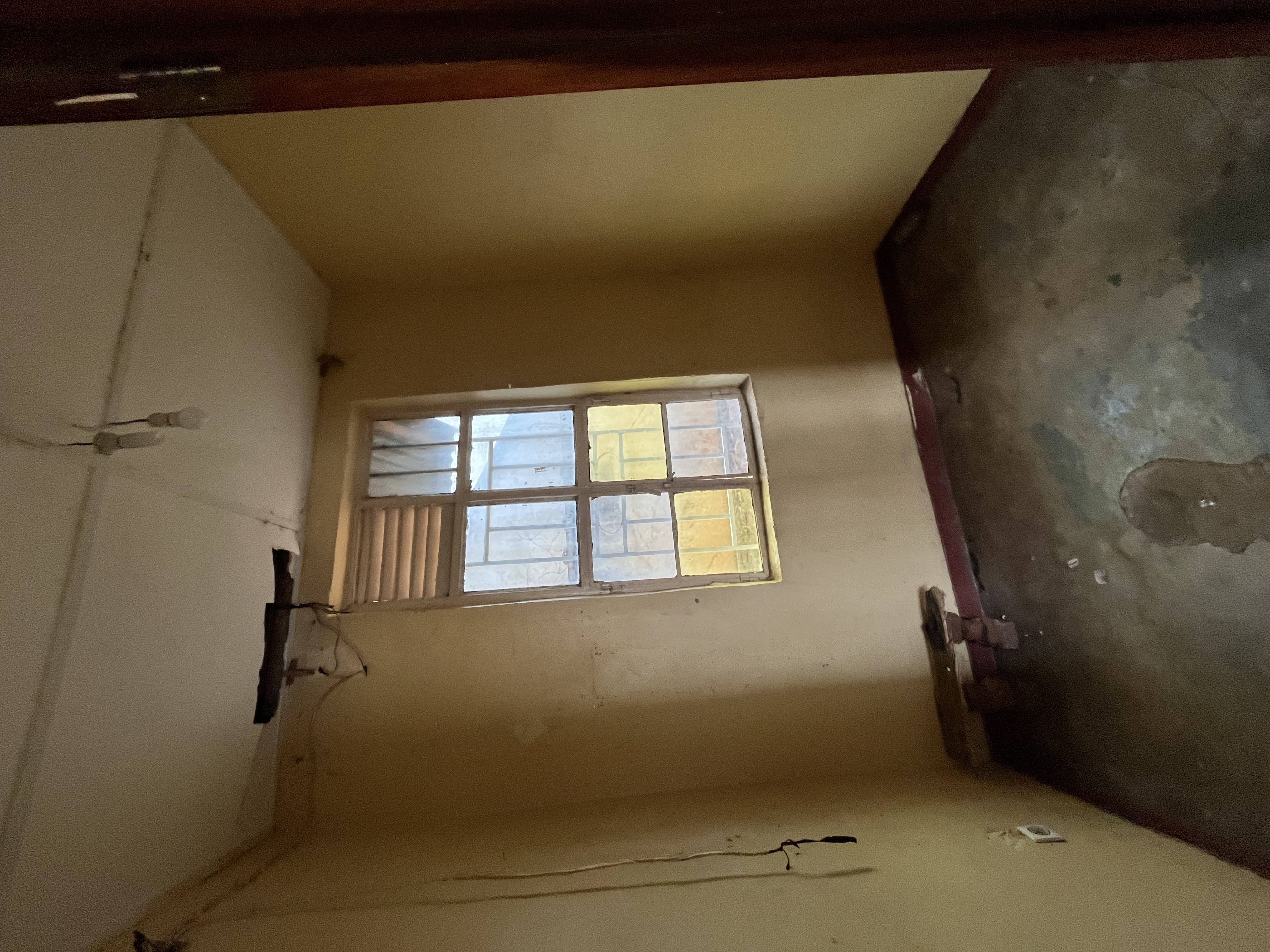 MAISON À LOUER À POLICE DE FRONTIÈRE